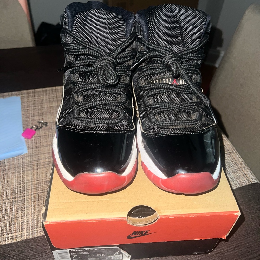 Nike Black and Red Sneakers High-Top Style